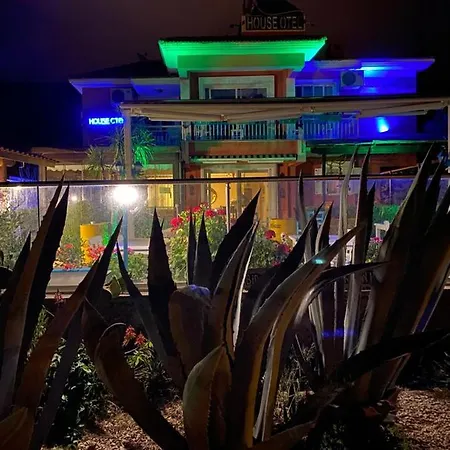 House Hotel Bed & Breakfast Çeşme